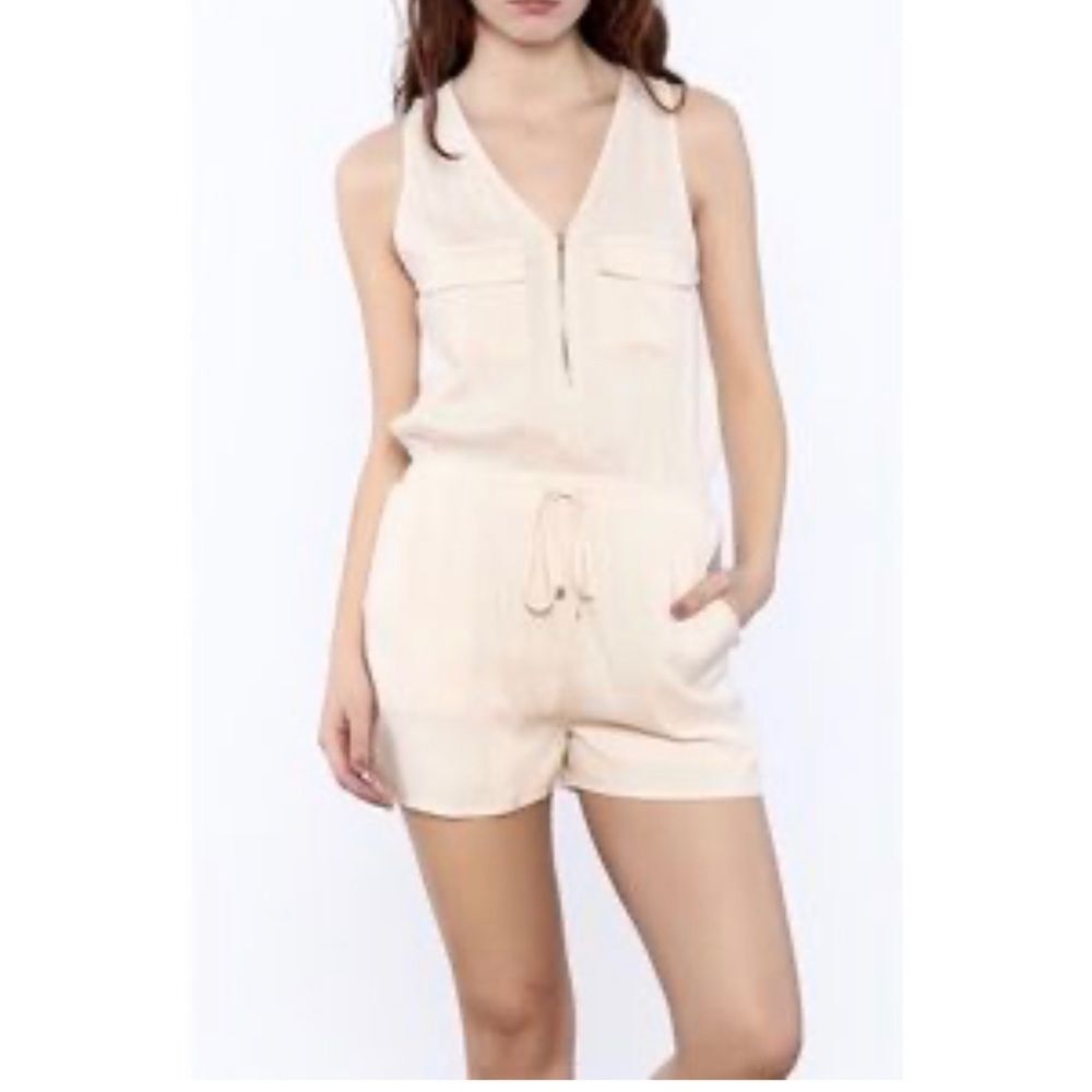 Hyfve Beige women’s Romper Size Medium Drawstring  Front Pockets Shorts